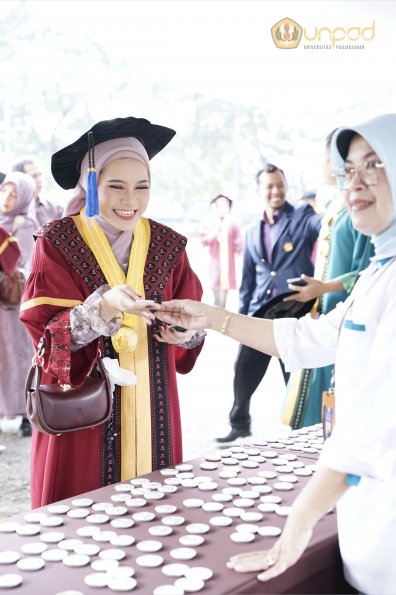 LIPUTAN WISUDA UNPAD GEL III TA 2023-2024 SESI 4 (3)