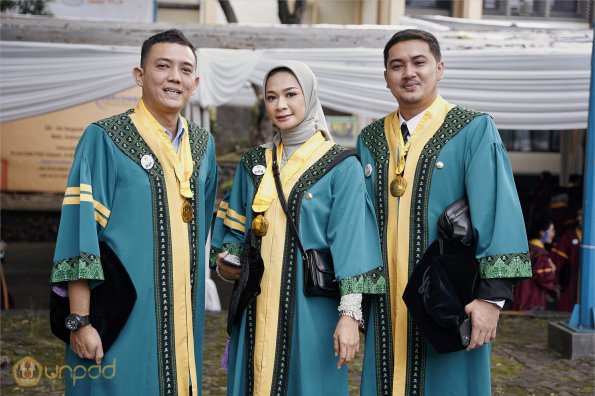 LIPUTAN WISUDA UNPAD GEL III TA 2023-2024 SESI 4 (4)