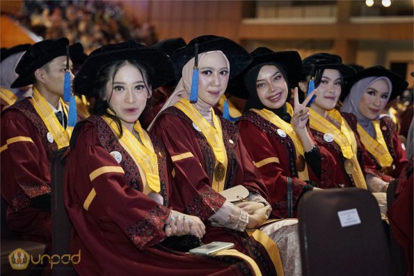 LIPUTAN WISUDA UNPAD GEL III TA 2023-2024 SESI 4 (47)