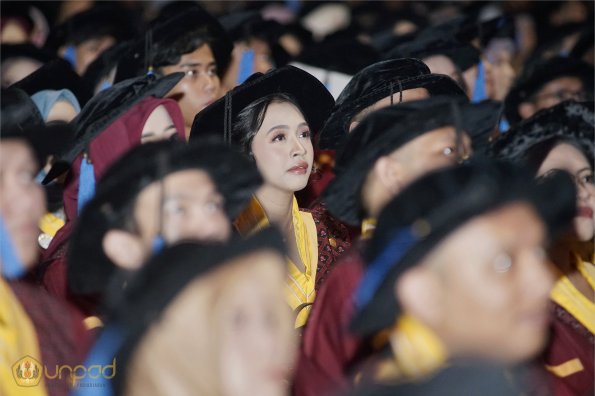 LIPUTAN WISUDA UNPAD GEL III TA 2023-2024 SESI 4 (55)