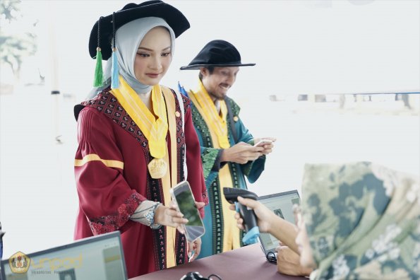 LIPUTAN WISUDA UNPAD GEL III TA 2023-2024 SESI 4 (6)