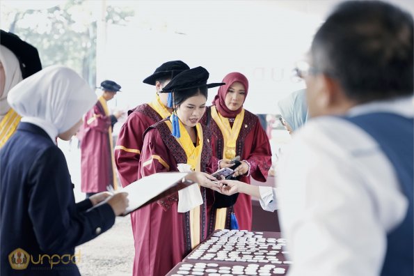 LIPUTAN WISUDA UNPAD GEL III TA 2023-2024 SESI 4 (8)