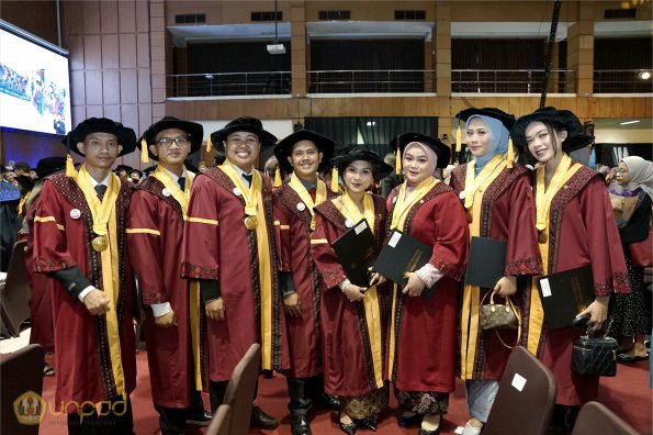 LIPUTAN WISUDA UNPAD GEL III TA 2023-2024 SESI 5 (11)