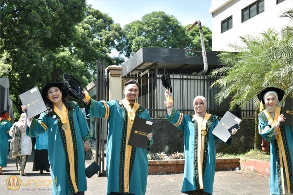 LIPUTAN WISUDA UNPAD GEL III TA 2023-2024 SESI 5 (16)