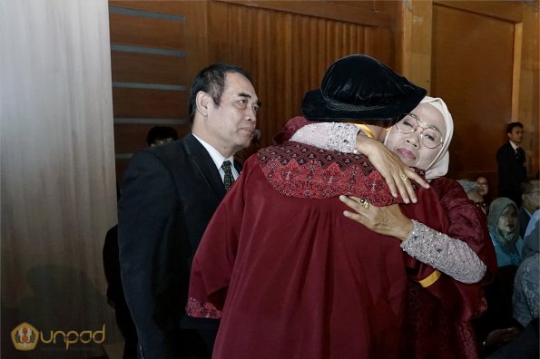 LIPUTAN WISUDA UNPAD GEL III TA 2023-2024 SESI 5 (18)