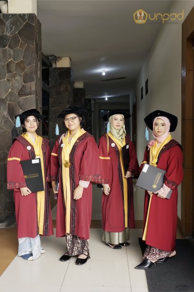 LIPUTAN WISUDA UNPAD GEL III TA 2023-2024 SESI 5 (2)