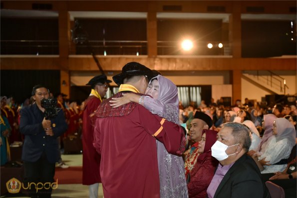 LIPUTAN WISUDA UNPAD GEL III TA 2023-2024 SESI 5 (29)