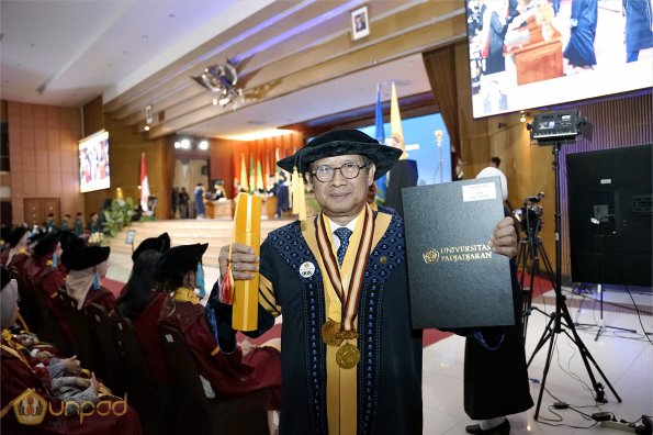 LIPUTAN WISUDA UNPAD GEL III TA 2023-2024 SESI 5 (35)