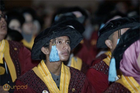 LIPUTAN WISUDA UNPAD GEL III TA 2023-2024 SESI 5 (38)