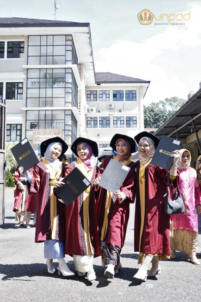 LIPUTAN WISUDA UNPAD GEL III TA 2023-2024 SESI 5 (4)