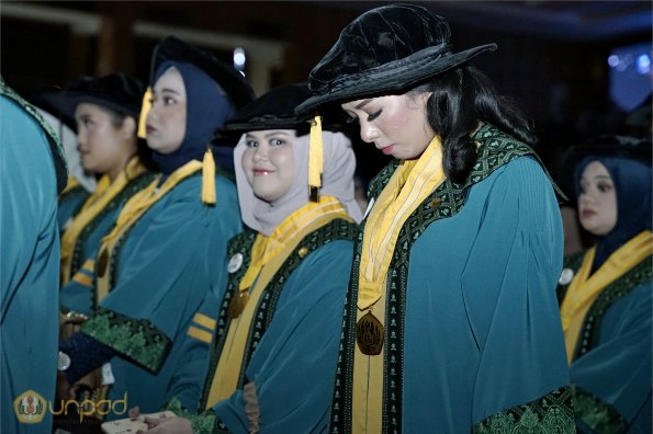 LIPUTAN WISUDA UNPAD GEL III TA 2023-2024 SESI 5 (44)