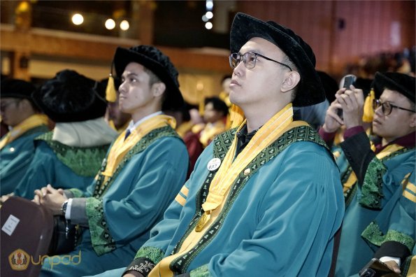 LIPUTAN WISUDA UNPAD GEL III TA 2023-2024 SESI 5 (66)