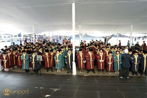 LIPUTAN WISUDA UNPAD GEL III TA 2023-2024 SESI 5 (82)