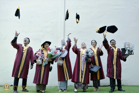 LIPUTAN WISUDA UNPAD GEL III TA 2023-2024 SESI 5 (1)