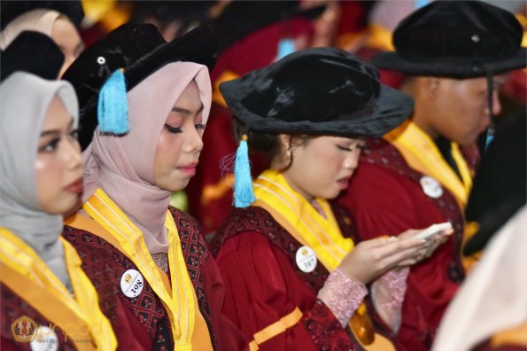 LIPUTAN WISUDA UNPAD GEL III TA 2023-2024 SESI 5 (100)