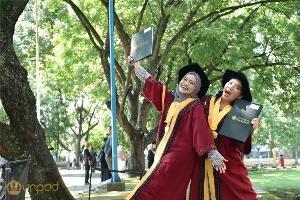 LIPUTAN WISUDA UNPAD GEL III TA 2023-2024 SESI 5 (15)