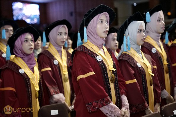 LIPUTAN WISUDA UNPAD GEL III TA 2023-2024 SESI 5 (23)