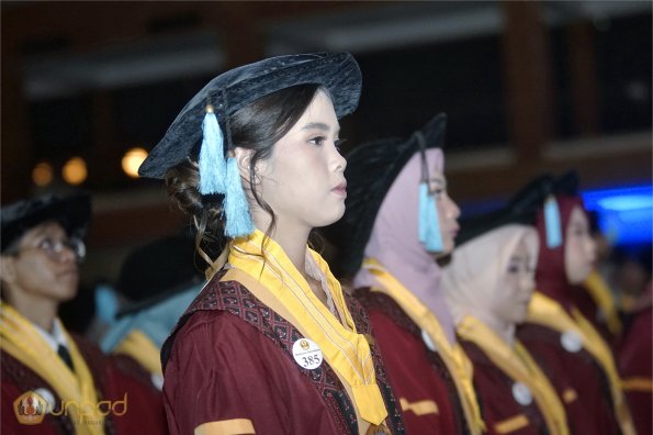 LIPUTAN WISUDA UNPAD GEL III TA 2023-2024 SESI 5 (42)