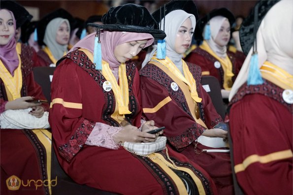 LIPUTAN WISUDA UNPAD GEL III TA 2023-2024 SESI 5 (47)