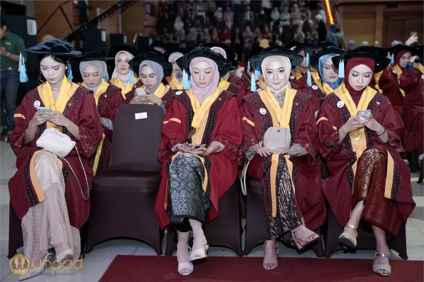 LIPUTAN WISUDA UNPAD GEL III TA 2023-2024 SESI 5 (51)