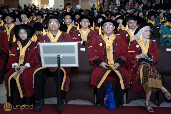 LIPUTAN WISUDA UNPAD GEL III TA 2023-2024 SESI 5 (58)