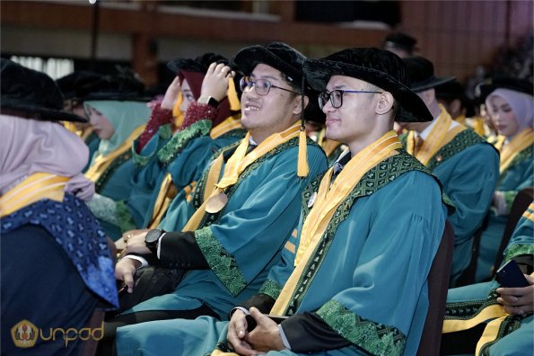 LIPUTAN WISUDA UNPAD GEL III TA 2023-2024 SESI 5 (63)