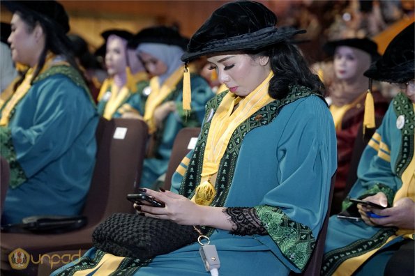 LIPUTAN WISUDA UNPAD GEL III TA 2023-2024 SESI 5 (68)