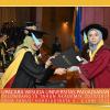WISUDA UNPAD GEL III TA 2023-2024 FAK. FARMASI OLEH DEKAN (39)