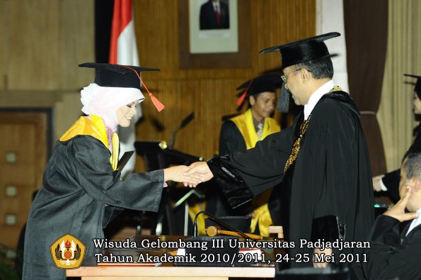 wisuda-fakultas-hukum-oleh-rektor-116