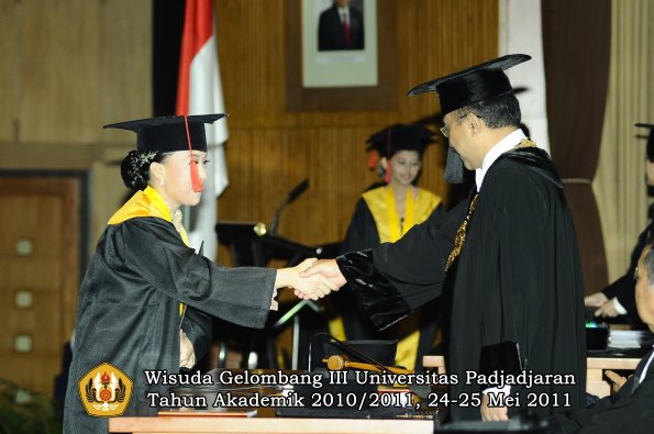 wisuda-fakultas-hukum-oleh-rektor-147