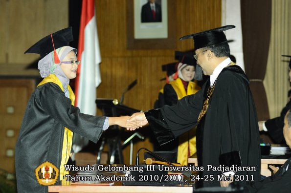 wisuda-fakultas-hukum-oleh-rektor-149