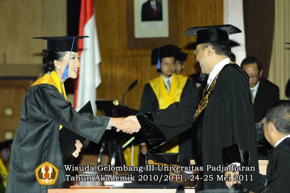 wisuda-fisip-oleh-rektor-041