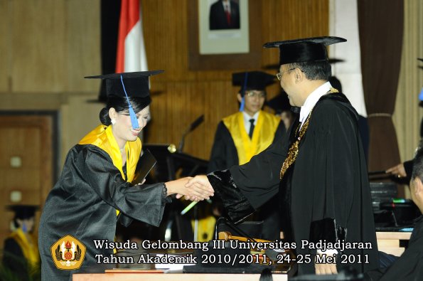 wisuda-fisip-oleh-rektor-046