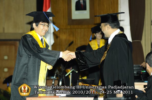 wisuda-fisip-oleh-rektor-047