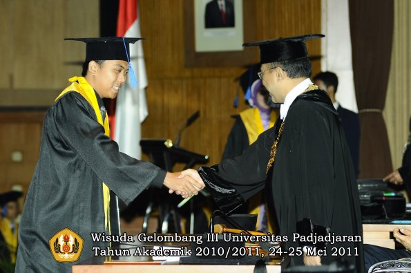 wisuda-fisip-oleh-rektor-050