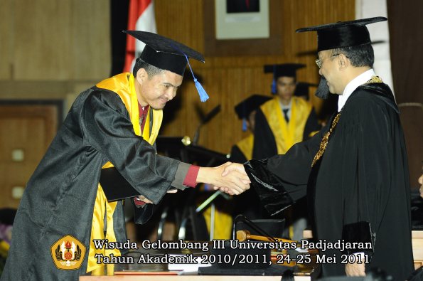 wisuda-fisip-oleh-rektor-059