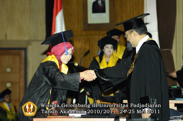 wisuda-fisip-oleh-rektor-122