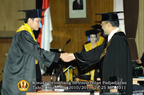 wisuda-fisip-oleh-rektor-124