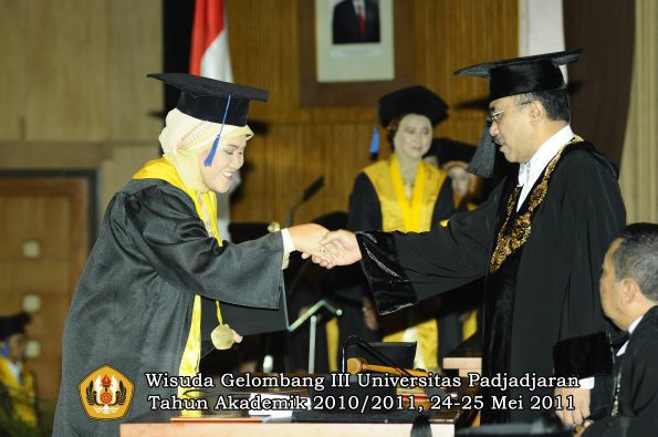 wisuda-fisip-oleh-rektor-136