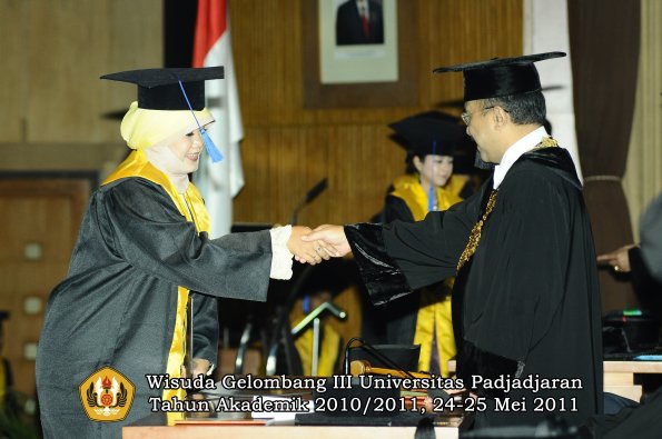 wisuda-fisip-oleh-rektor-150