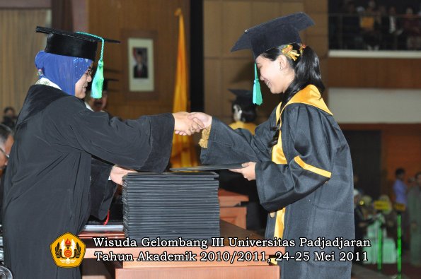 wisuda-fpik-oleh-dekan-002