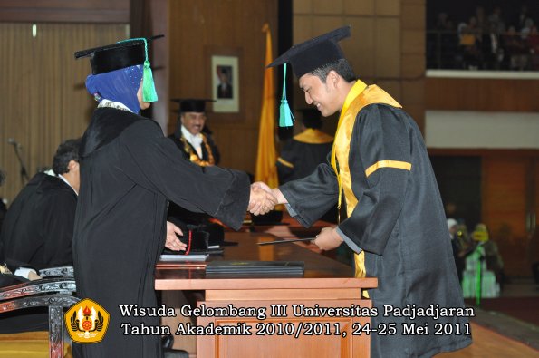 wisuda-fpik-oleh-dekan-050