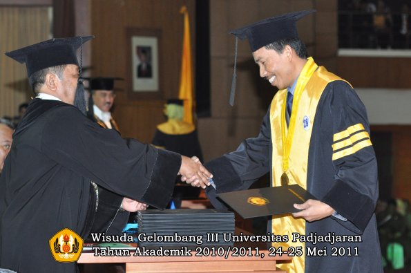 wisuda-pascasarjana-s3-s2-oleh-direktur-pasca-027