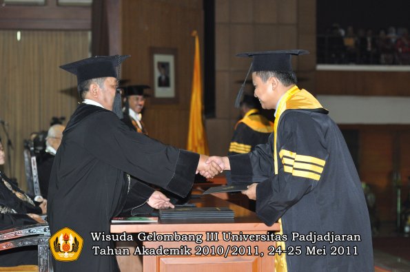 wisuda-pascasarjana-s3-s2-oleh-direktur-pasca-044