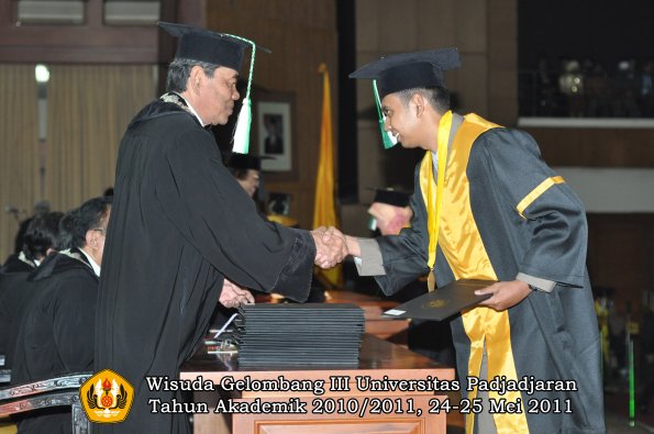 wisuda-faperta-oleh-dekan-022-copy