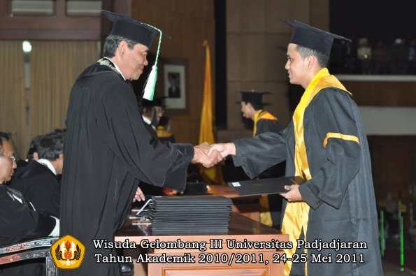 wisuda-faperta-oleh-dekan-025-copy