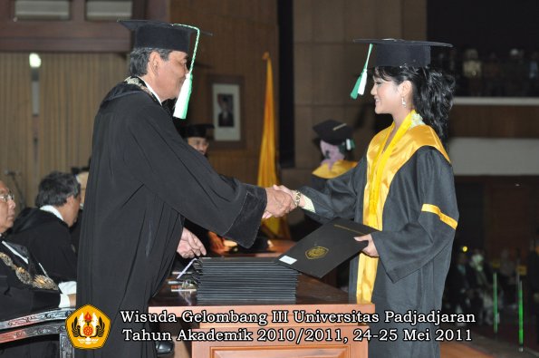 wisuda-faperta-oleh-dekan-027-copy