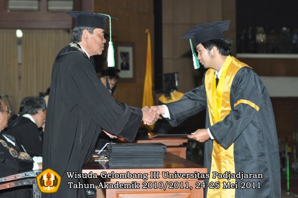 wisuda-faperta-oleh-dekan-028-copy