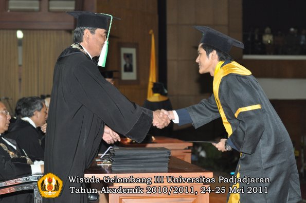 wisuda-faperta-oleh-dekan-029-copy