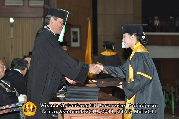 wisuda-faperta-oleh-dekan-030-copy